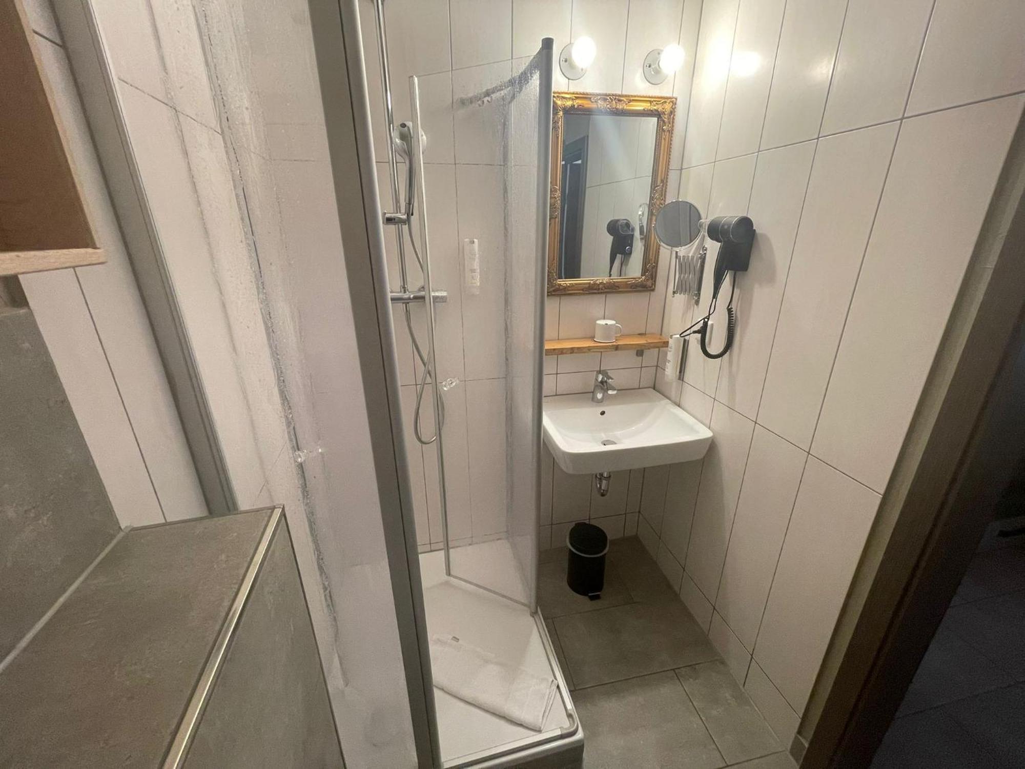 Zentrales Kobytinyhaus City Apartment Herford,Wlan,Parkplatz Luaran gambar